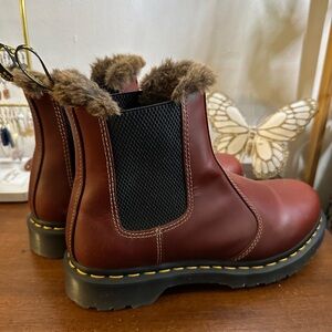 Gently Used Dr. Marten’s Faux Fur-lined Leonore Boots Ladies Size 9
